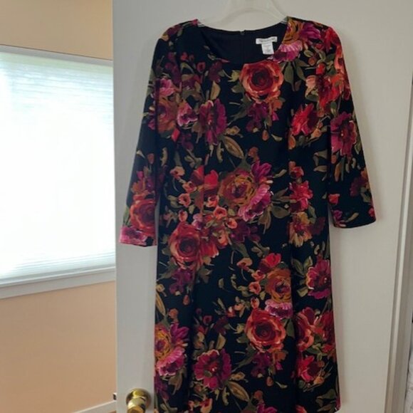 Dresses and Jumpsuit for work - Picture 5 of 8